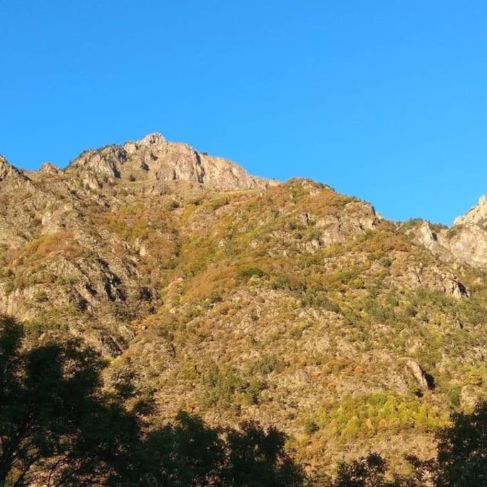 Chambre Ou Gite Dans Une Maison De Montagne - De Suzon A Zelie Entraigues  Bagian luar foto